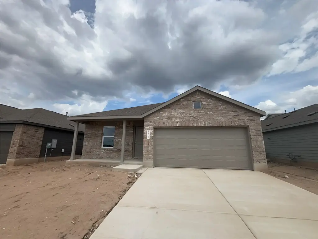 121 Spotbill Court, Uhland