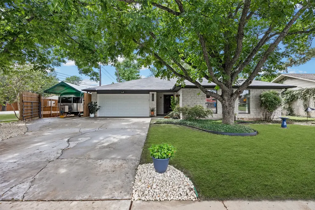 7208 Reaburn Street, Austin