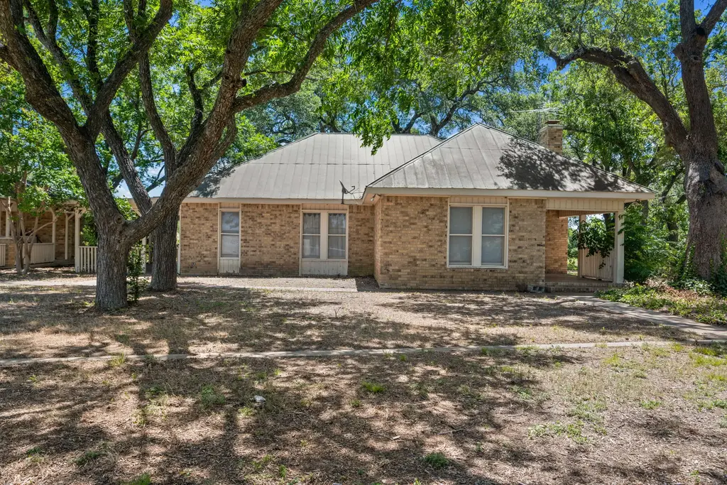 1300 W Tx-29, Bertram