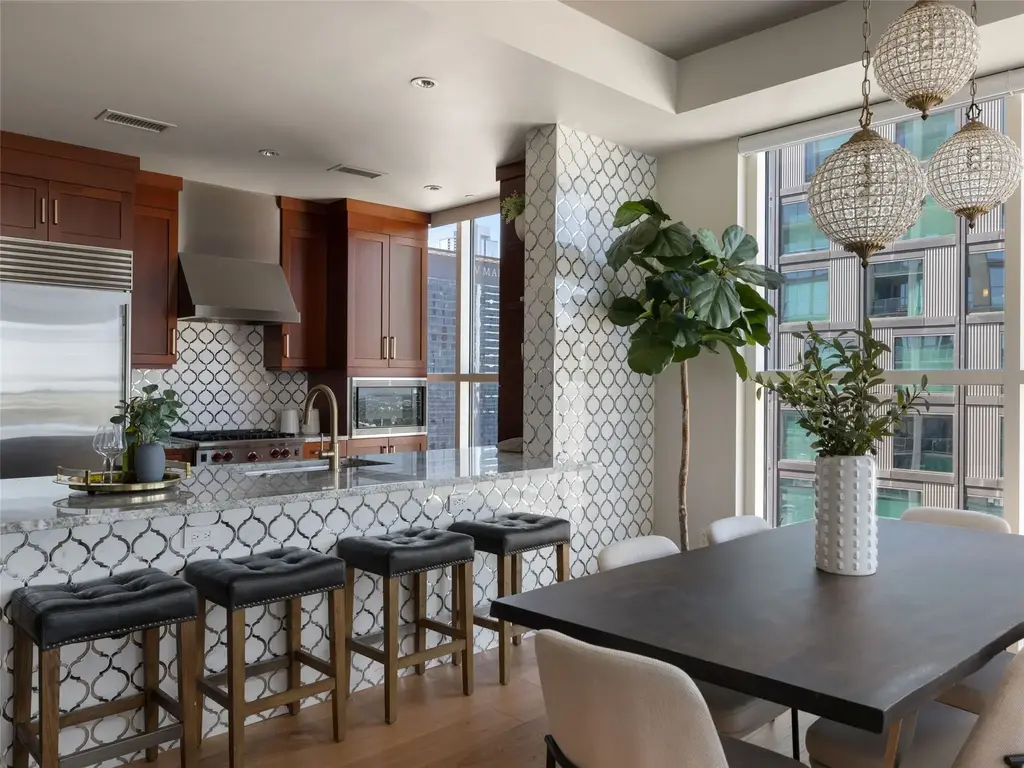 98 San Jacinto Boulevard 2404, Austin