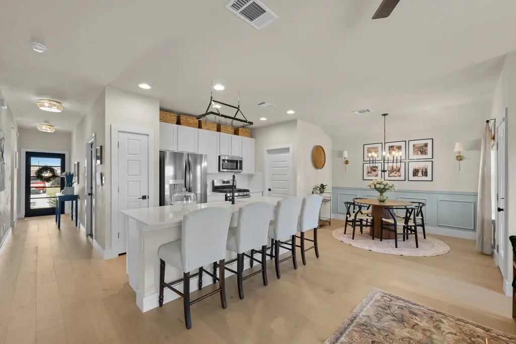 12425 Ostrich Trail, Manor