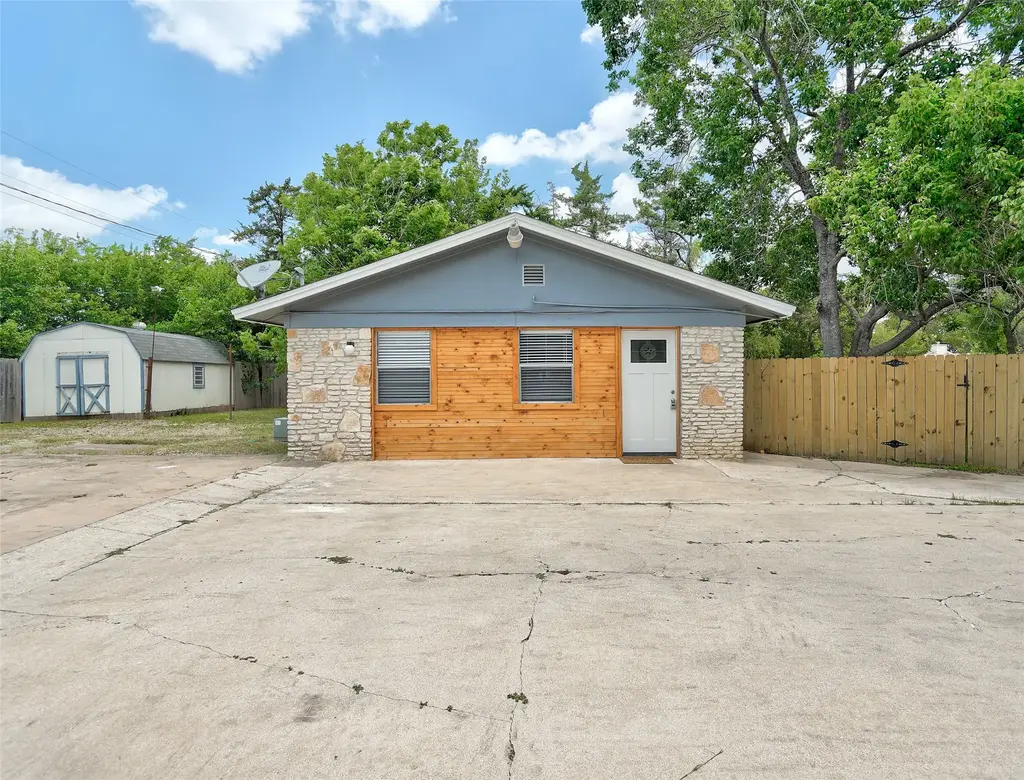 1806 Dixie Lane, Round Rock