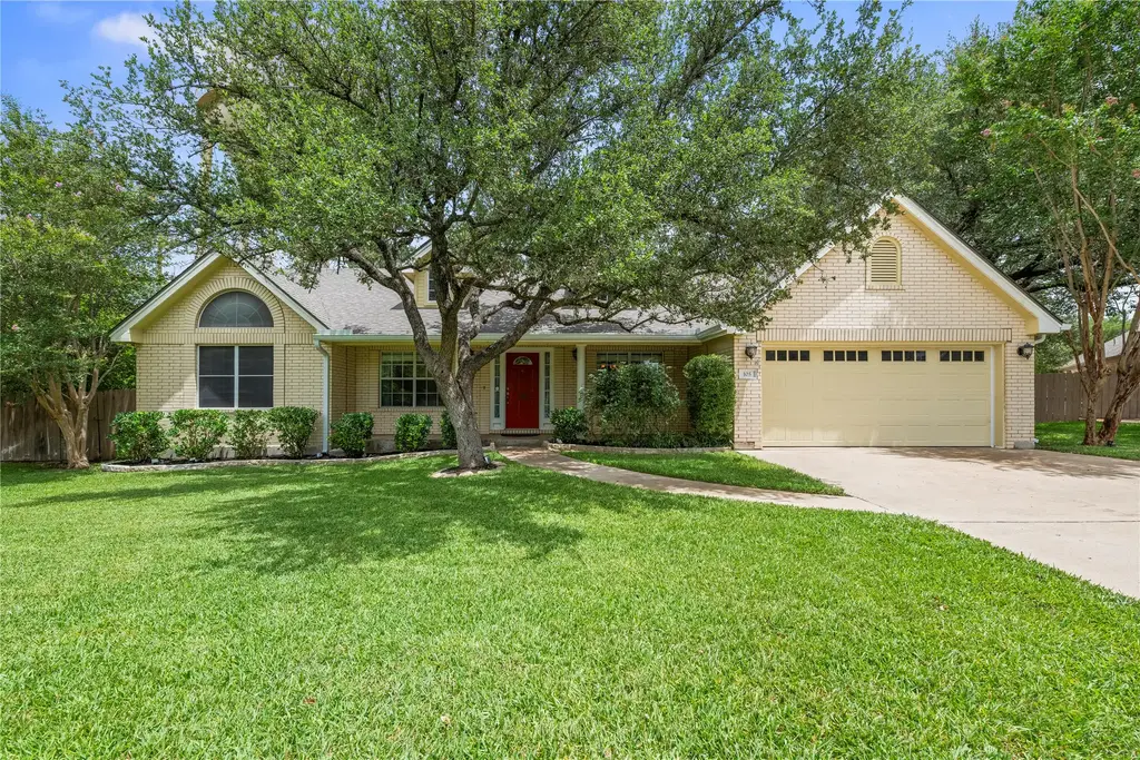 105 Oakmont Court, Georgetown