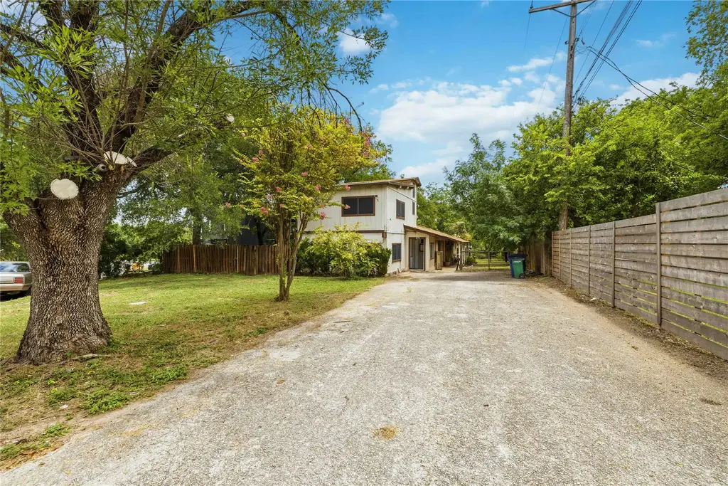 3305 Dolphin Drive, Austin