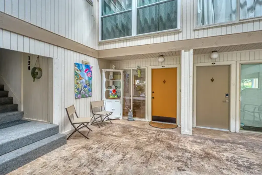 307 Poker Chip Drive 119, Horseshoe Bay