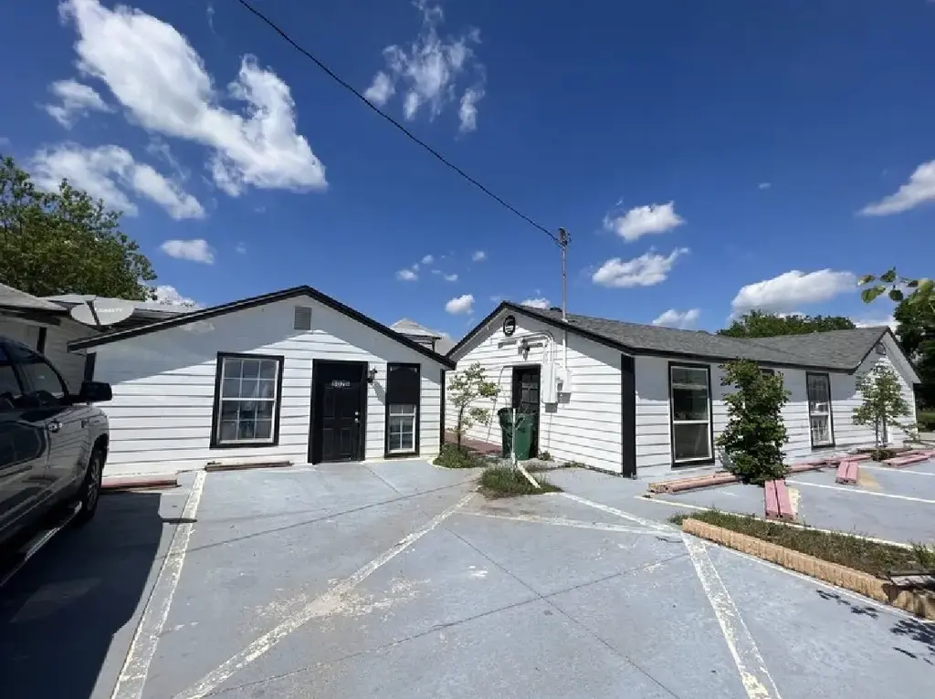 804 W 2nd Street, Taylor