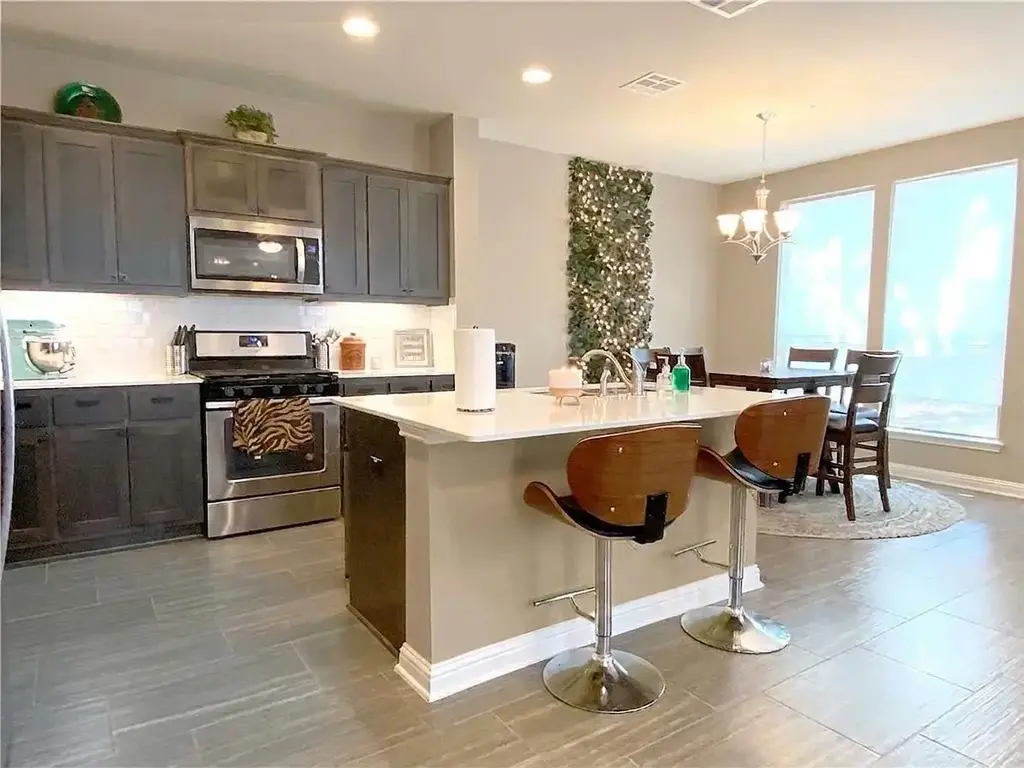 13800 Lyndhurst Street 255, Austin