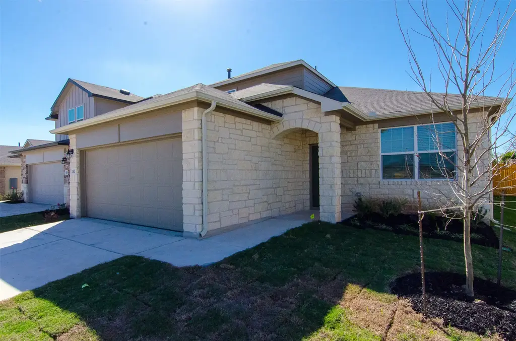 392 Fall Aster Drive, Kyle