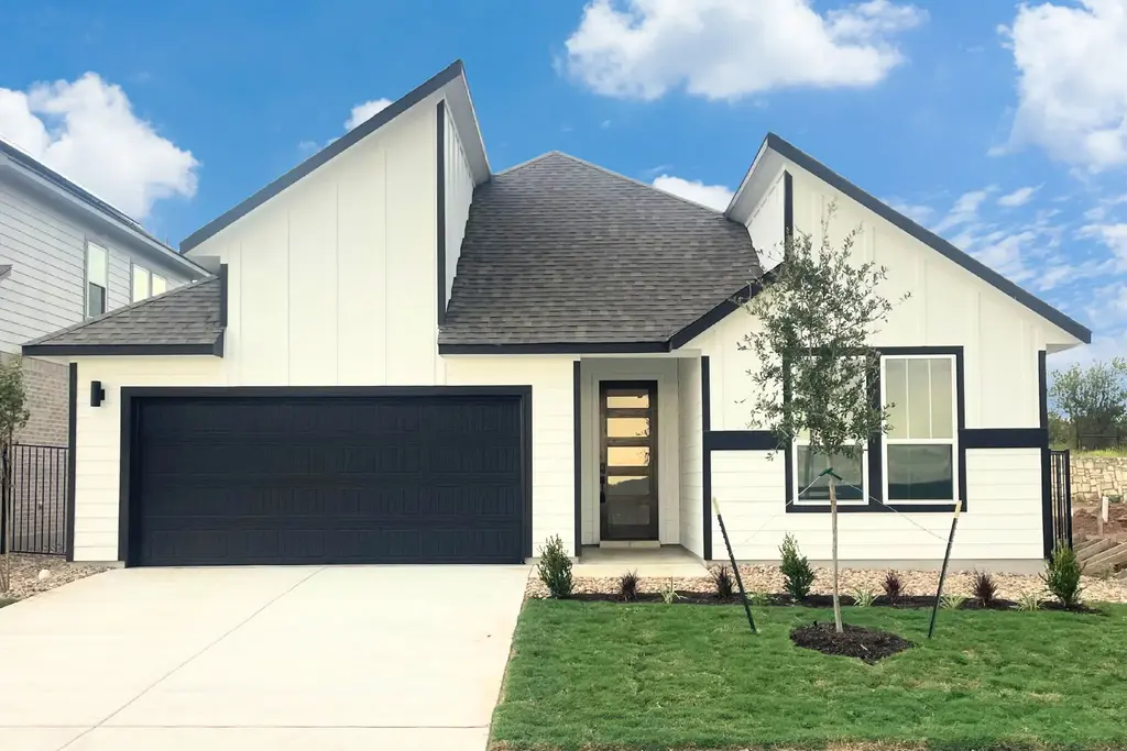 9605 Gladsome Path, Manor