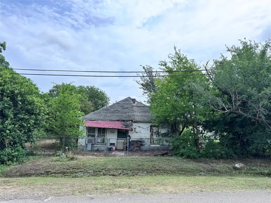 304 E Prairie Avenue, Rogers