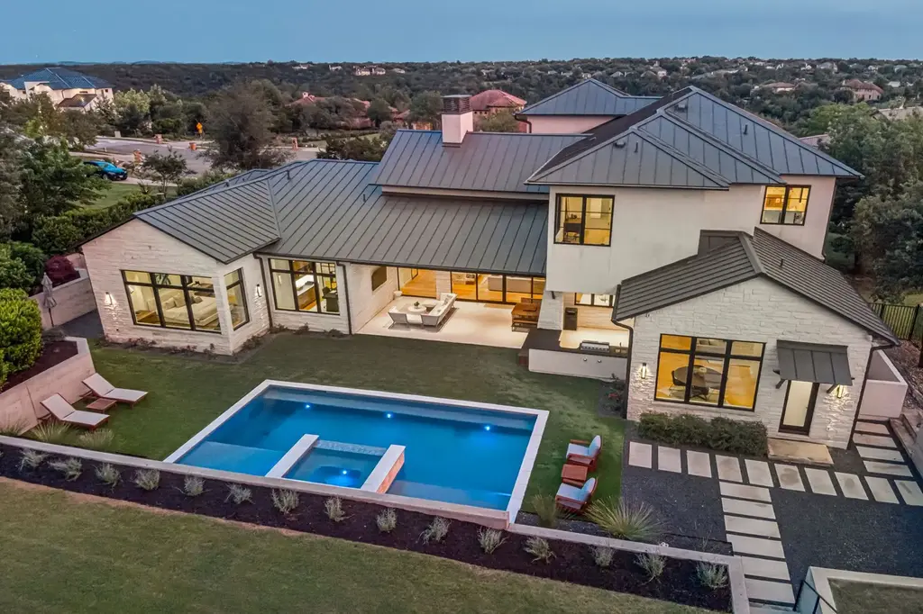 10208 Milky Way, Austin