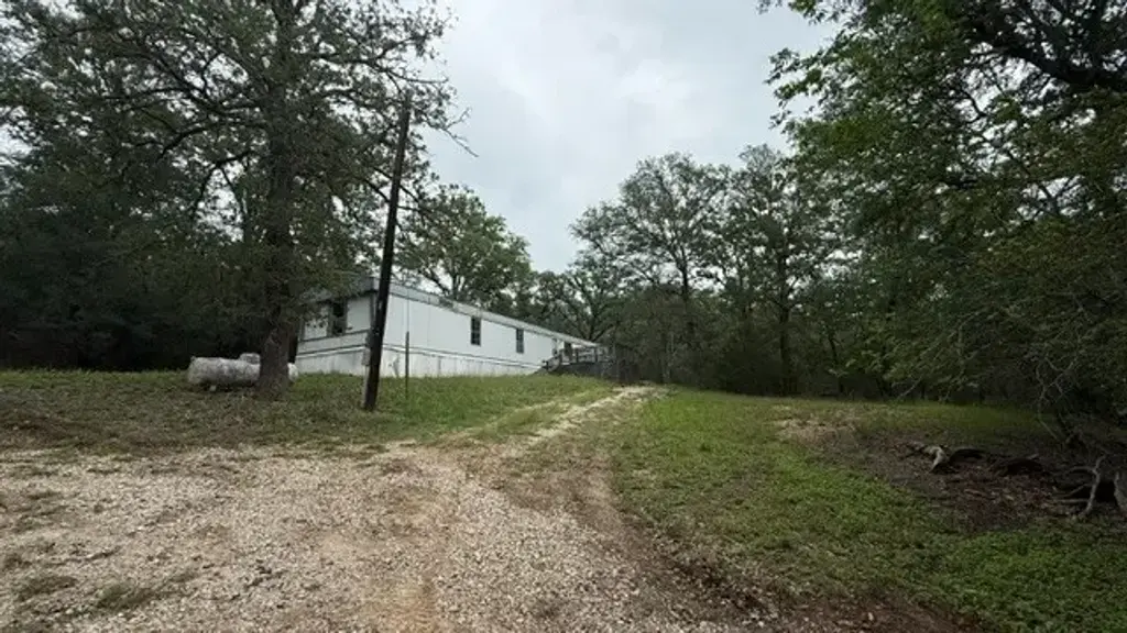 398 Laura Lane, Bastrop
