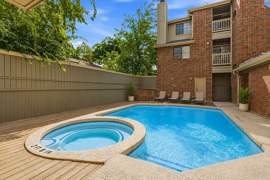 1506 Forest Trail 101, Austin