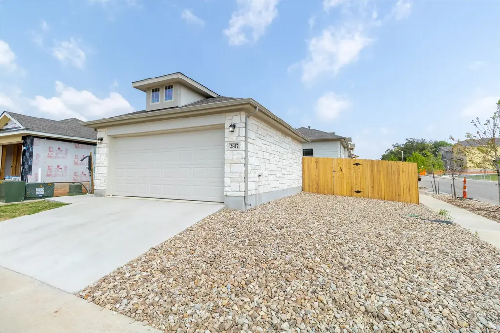 2817 Hopi Path, Leander