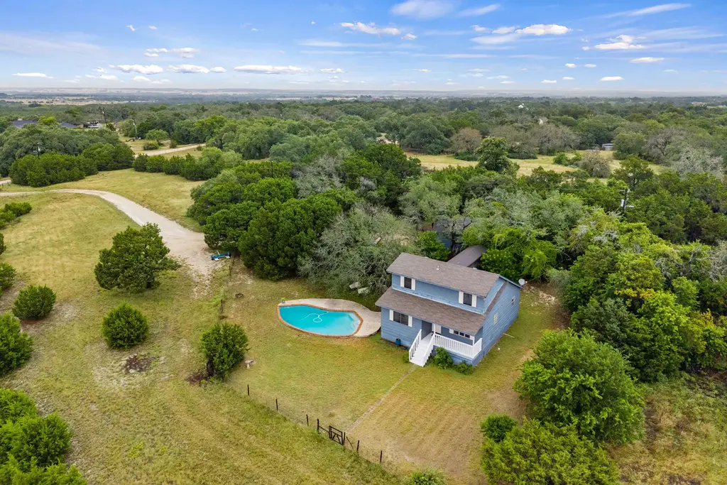 50 Private Road 904, Georgetown