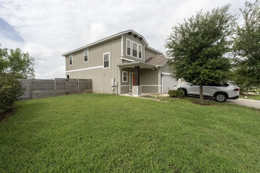 424 Wapiti Road, Buda