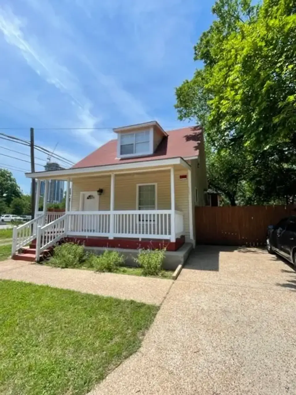 208 Medina Street, Austin