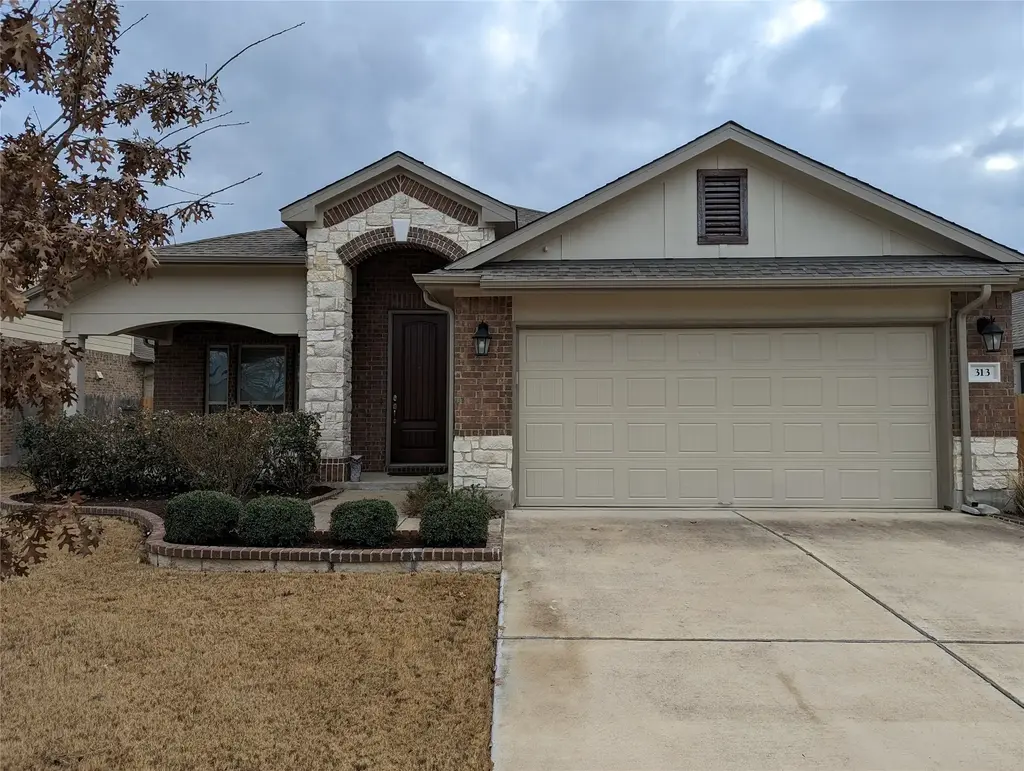 313 Summer Pointe Drive, Buda