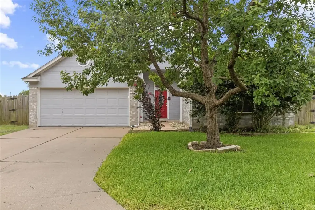 206 Evergreen Circle, Georgetown