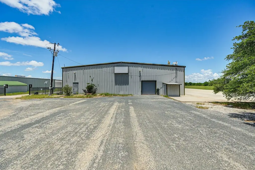 101 Piper Lane, Spicewood