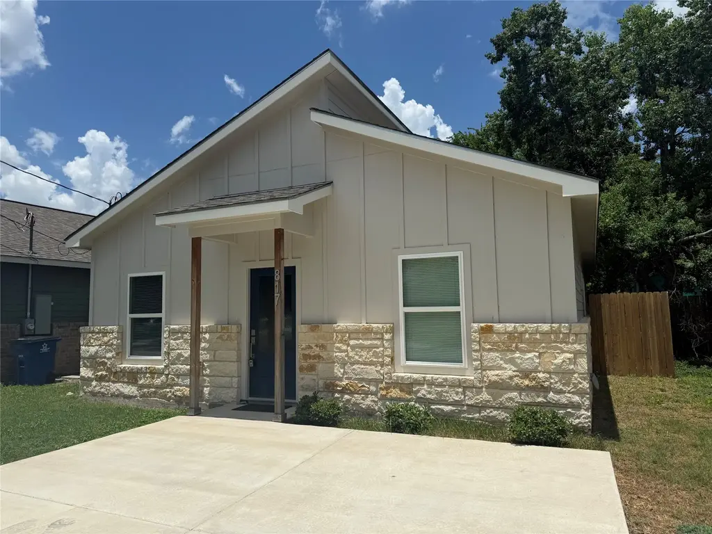 817 5th Street, Lockhart