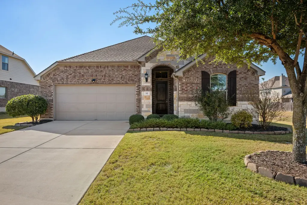 717 N Emory Cove, Hutto