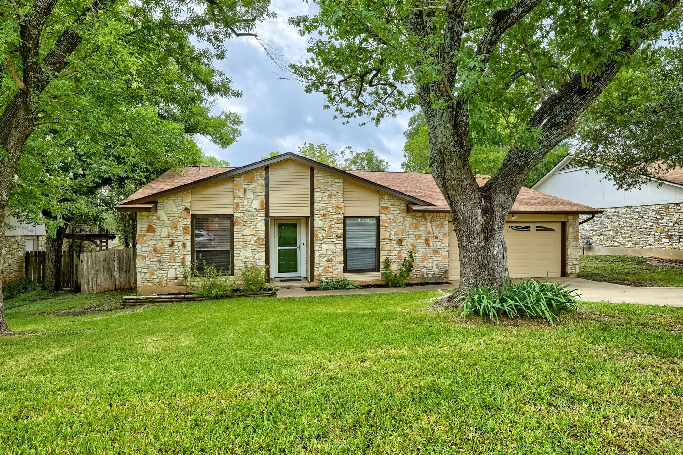 Photo of Listing #2676764