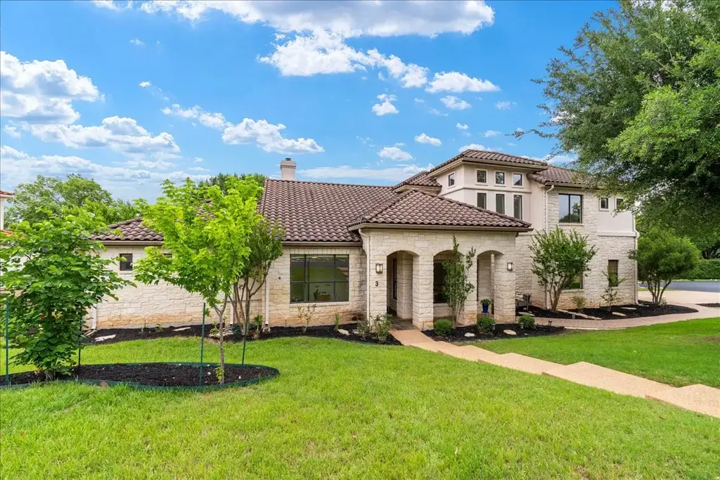 37 Autumn Oaks Drive, The Hills