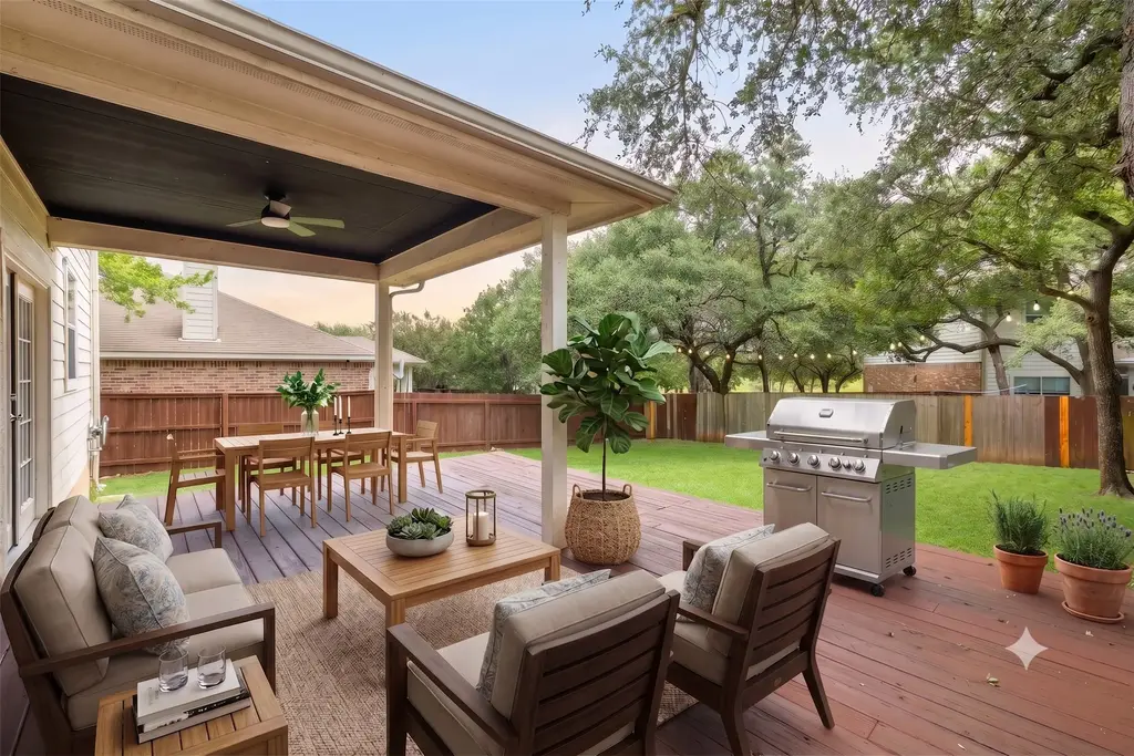 1104 Iron Horse, Leander