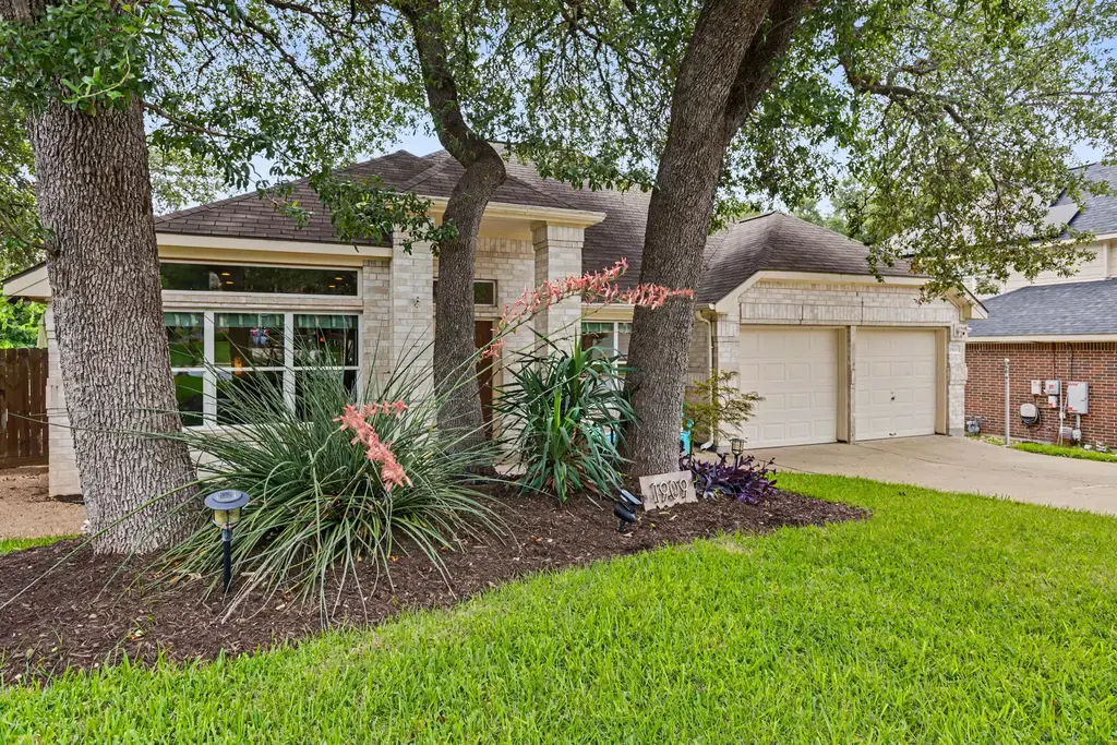 1909 Holly Hill Drive, Leander