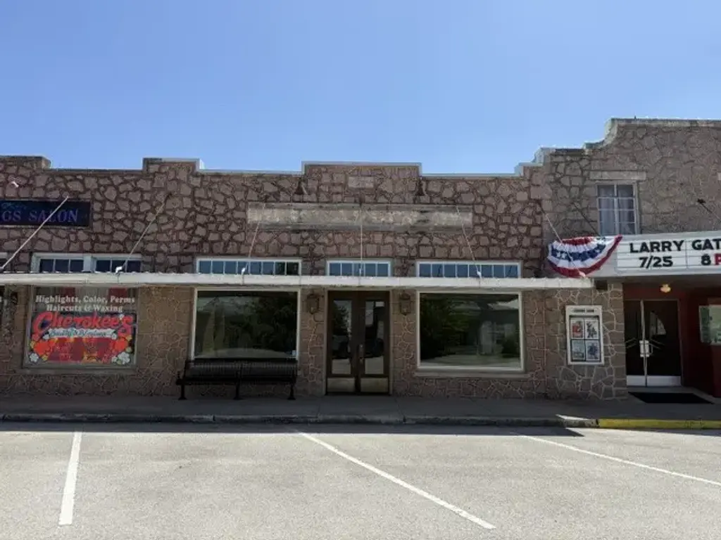 124 W Vaughan Street, Bertram