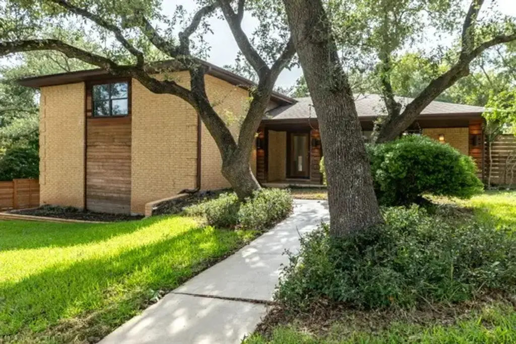9404 Springwood Drive, Austin