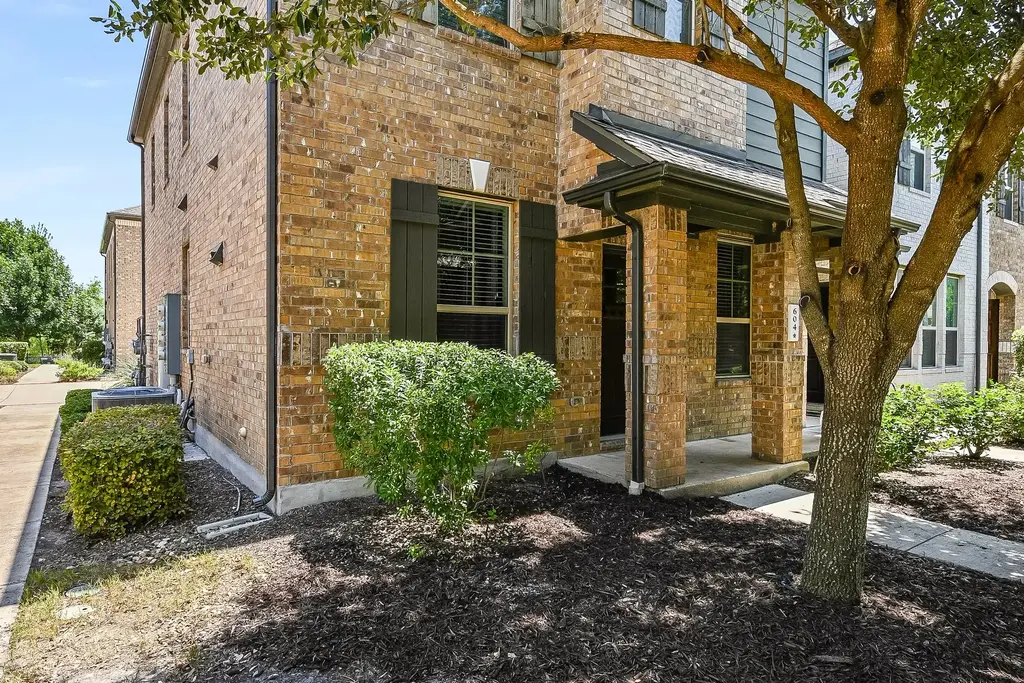 7220 Wyoming Springs Drive Drive 604, Round Rock