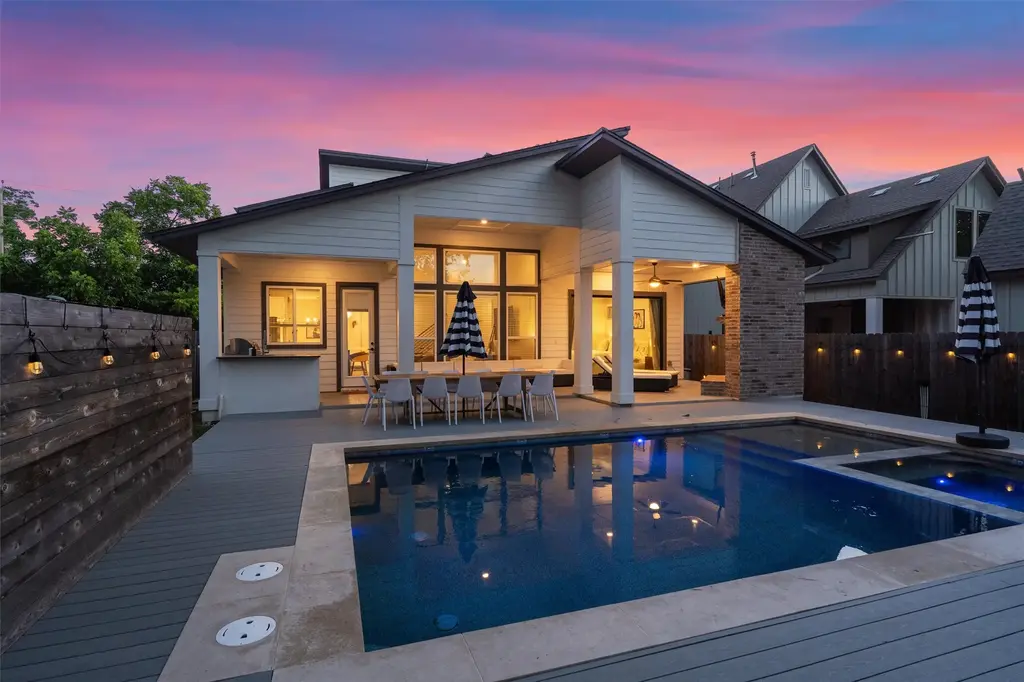 1810 Piedmont Avenue, Austin