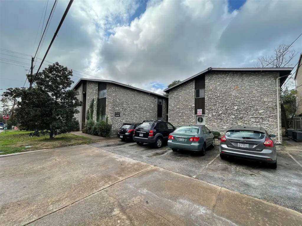104 E 32nd Street 103, Austin