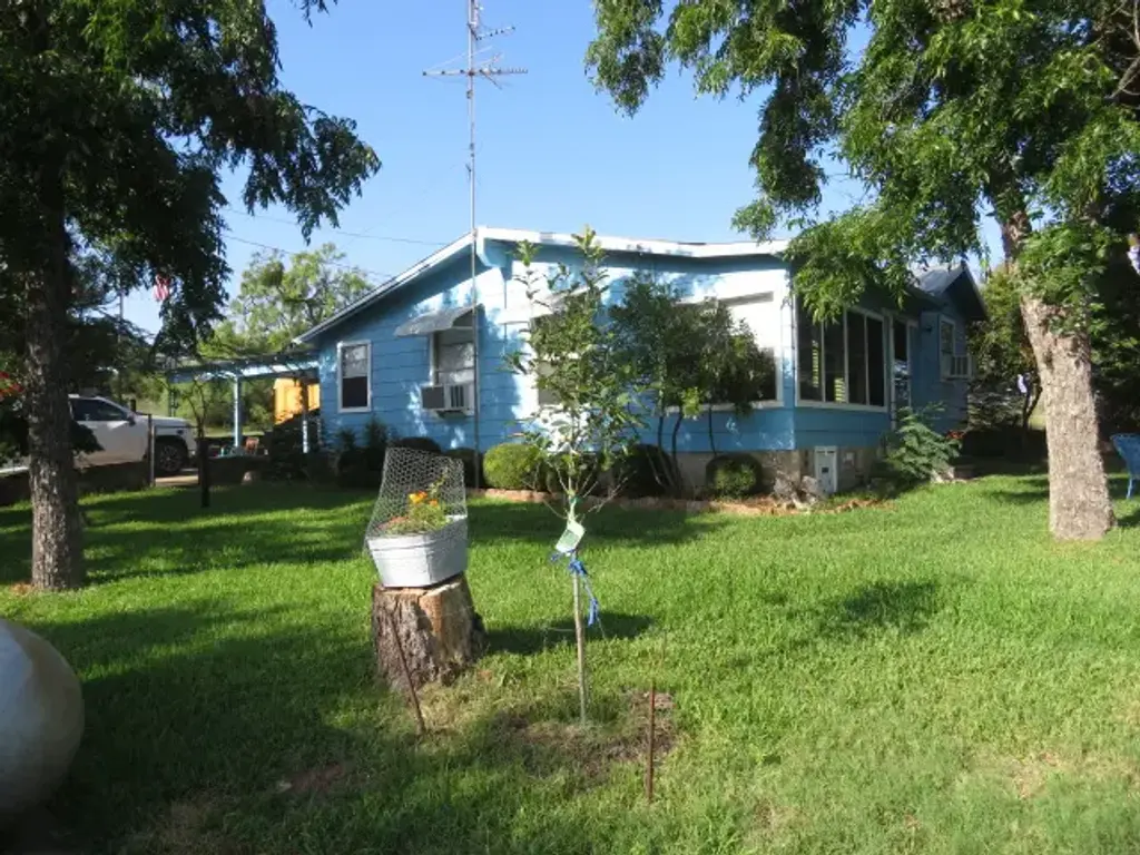 401 County Road 138, Burnet