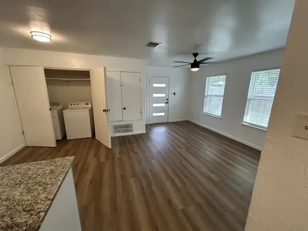 1118 E Brookswood Avenue A, Austin
