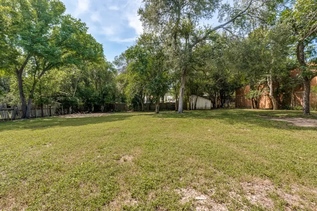 1412 W Hopkins Street, San Marcos