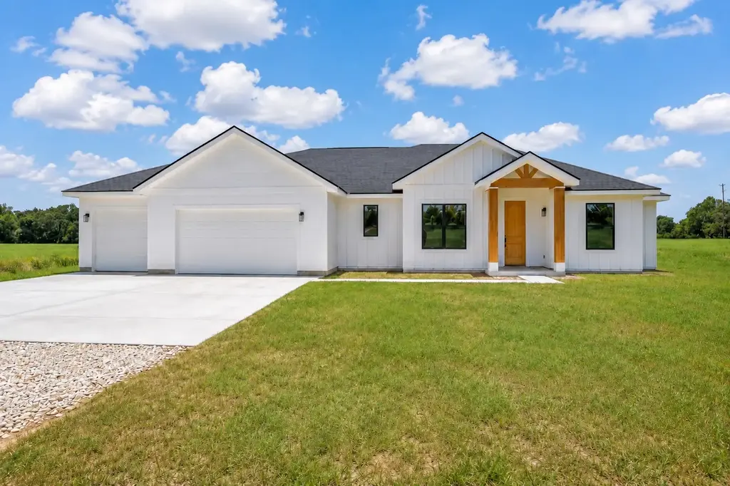 16544 Fm 112, Thrall