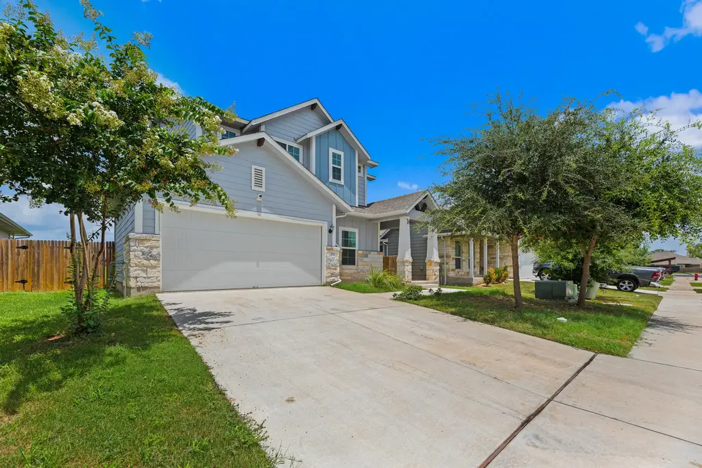 310 Rimrock Court, Bastrop