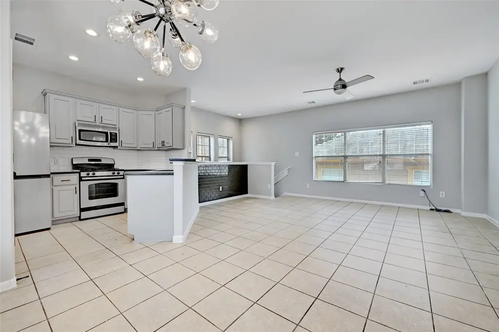 2909 Saville Loop 10c, Austin