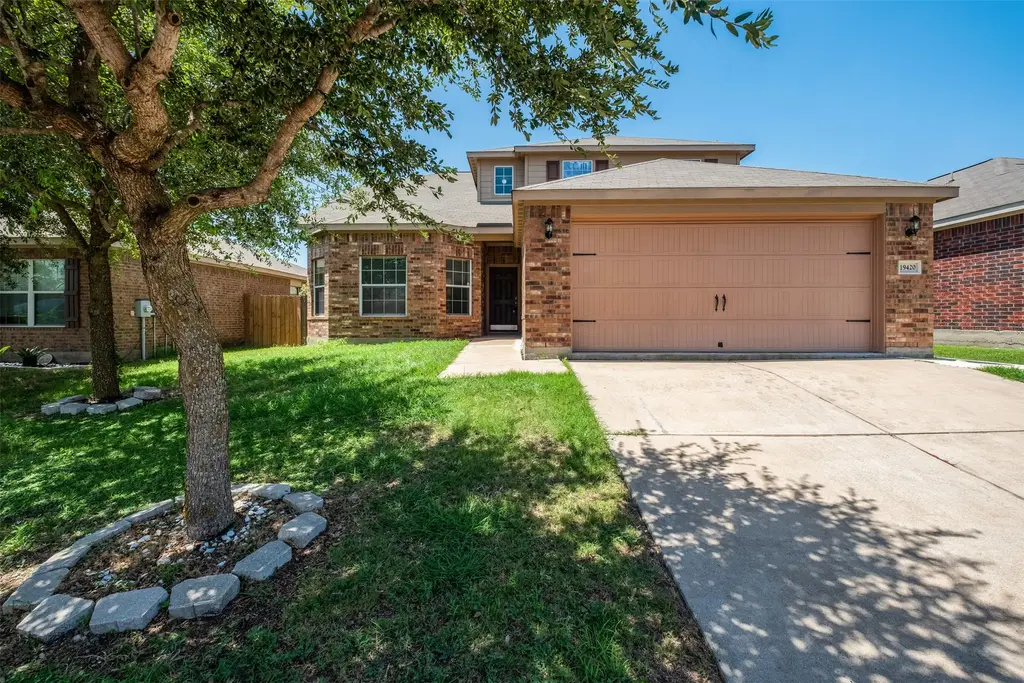 19420 James Manor Street, Manor