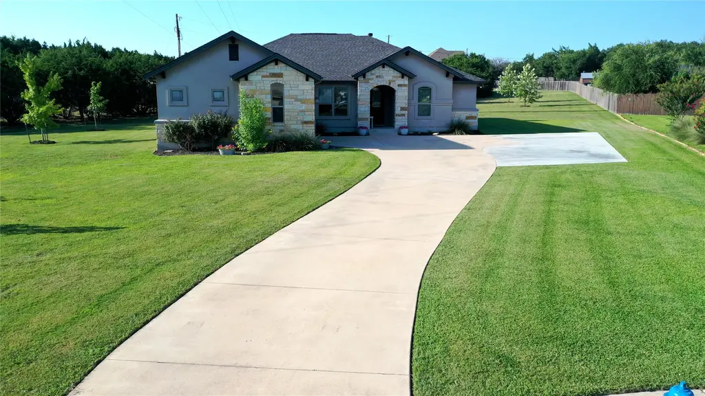 220 Angela Drive, Liberty Hill