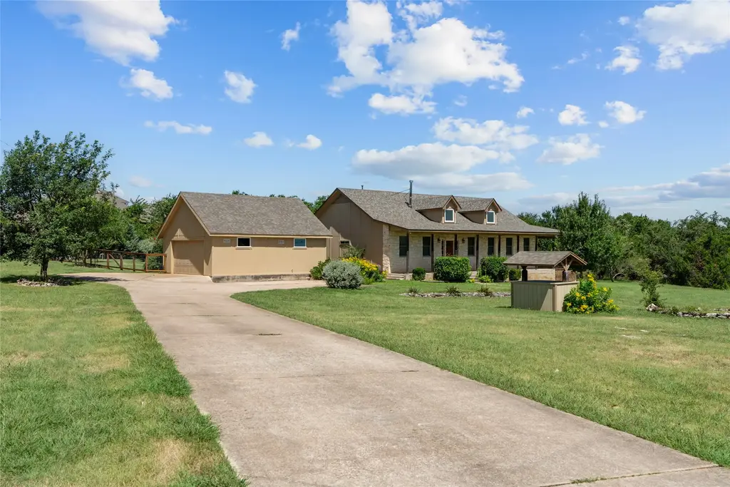 221 Chaparral Road, Georgetown