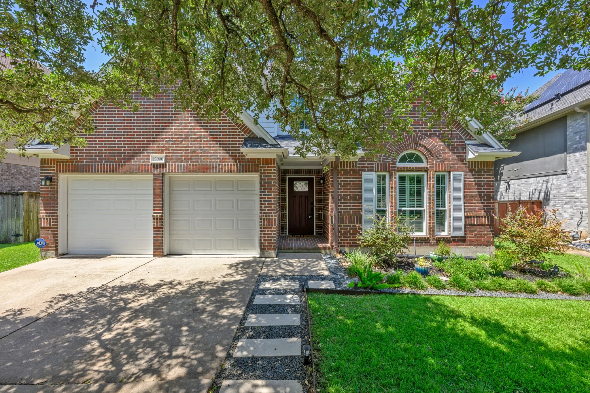 Photo of Listing #1954095