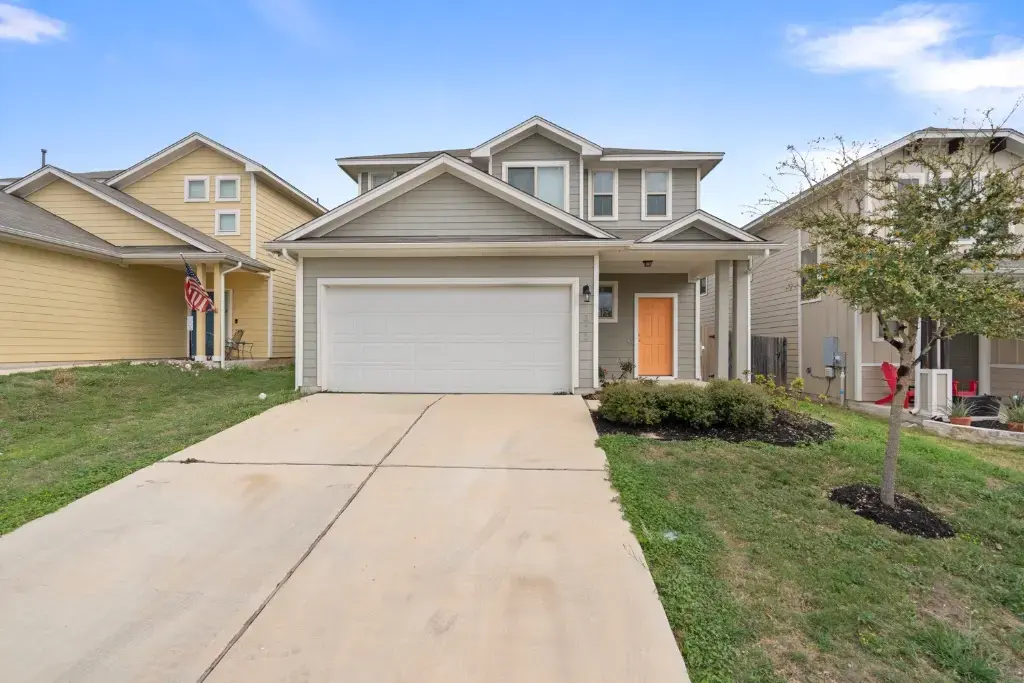 232 Triumph Road, Buda