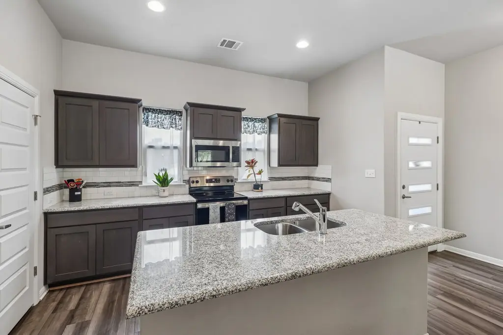 2701 Warren Cove, Lago Vista