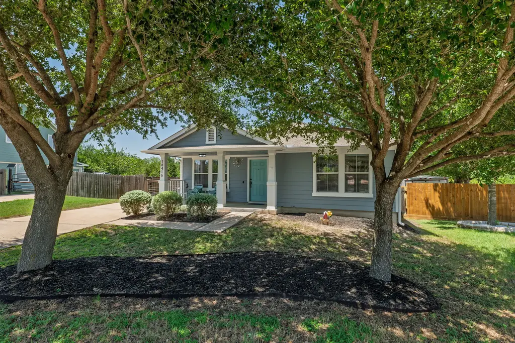 18416 Belfry Pass, Manor