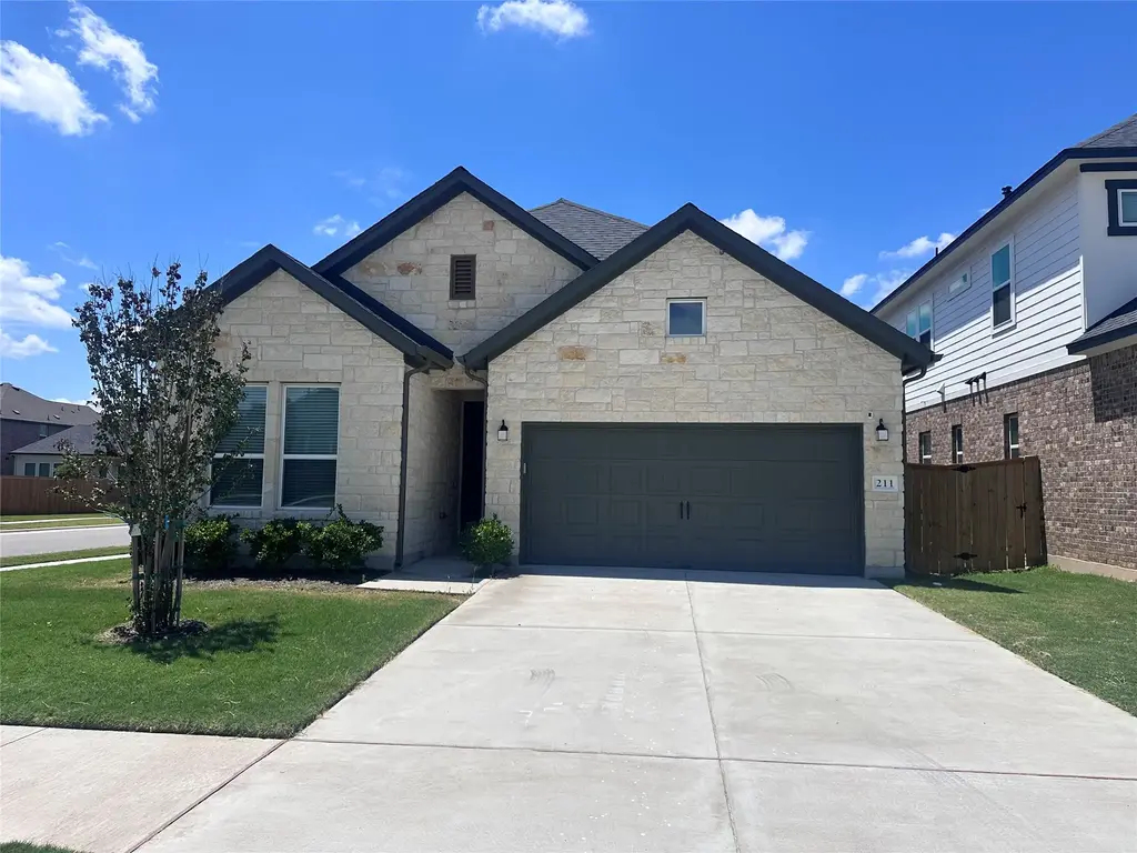 211 Darley Oak Drive, Dripping Springs