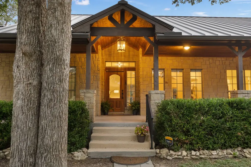 447 Miss Donna Lane, Dripping Springs